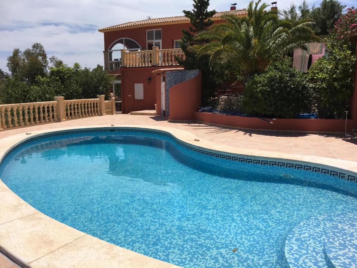 Villa Paloma Blanca 阿尔比尔 外观 照片