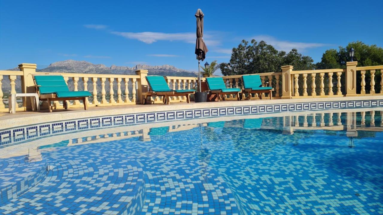 Villa Paloma Blanca 阿尔比尔 外观 照片