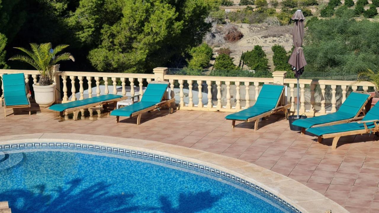 Villa Paloma Blanca 阿尔比尔 外观 照片
