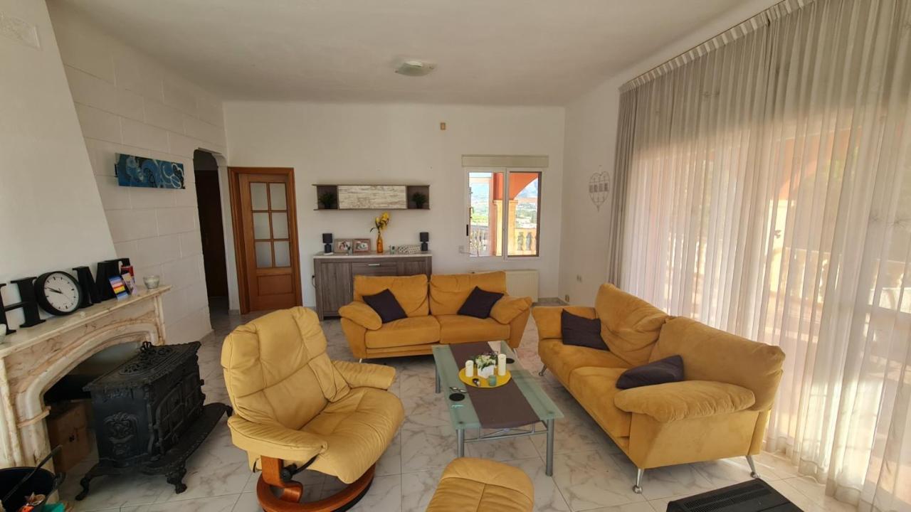 Villa Paloma Blanca 阿尔比尔 外观 照片